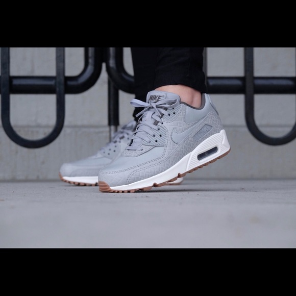 Nike WMNS Air Max 90 Premium Grey Midnight Fog - Picture 2 of 6